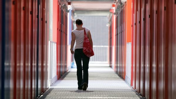 Containerwoningen voor studenten bij de NDSM-werf in Amsterdam