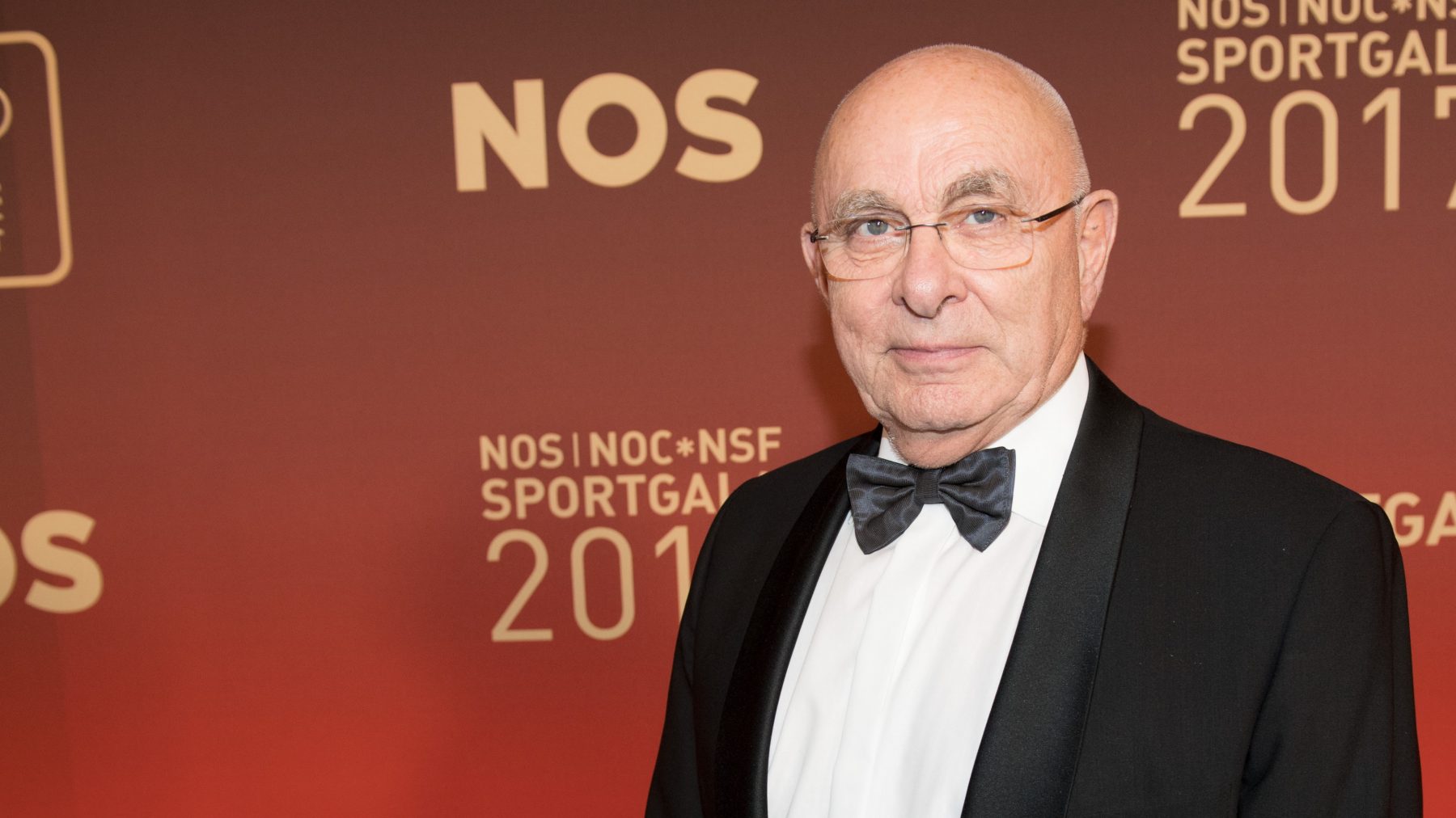 Voetbalclubs raden spelers af om uit de kast te komen: 'Slecht voor hun carrière'