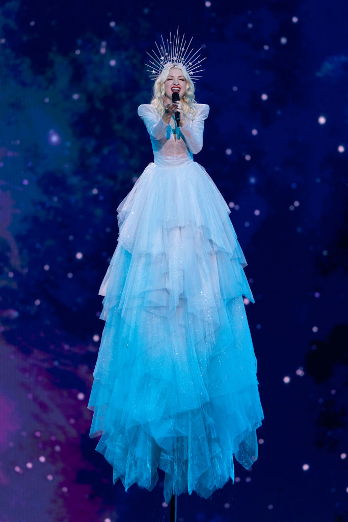 lepel Ciro verrassing Dit zijn alle outfits van het Eurovisie Songfestival (en dit vinden wij ervan) - LINDA.nl lepel Ciro verrassing Dit zijn alle outfits van het Eurovisie Songfestival (en dit vinden wij ervan) - LINDA.nl