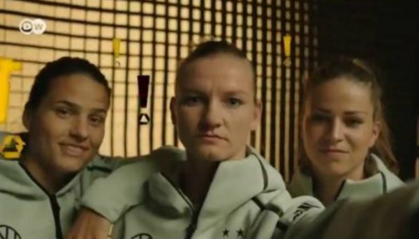 vrouwen-voetbal-duitsland-video