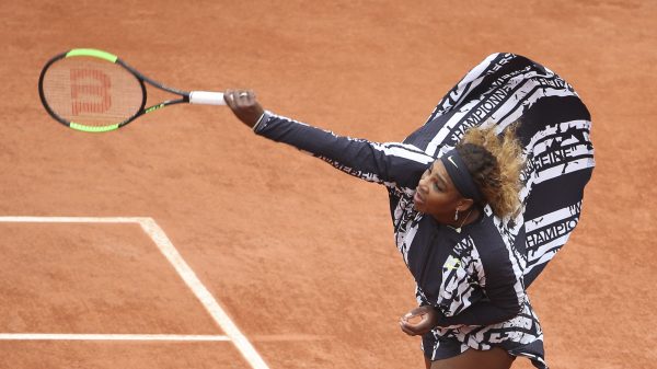 Tennisser Serena Williams maakt opnieuw statement op toernooi Roland Garros