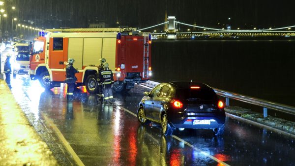 doden vermisten bootongeluk hongarije donau