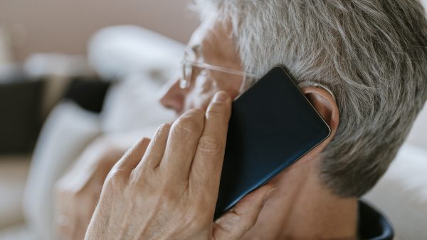moordverdachte belt radio omroep zeeland