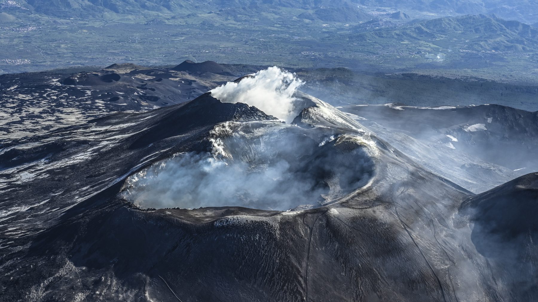 Uitbarsting vulkaan Etna voor prachtige beelden LINDA.nl
