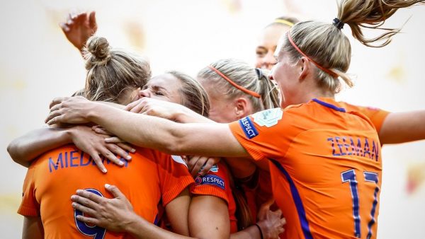 Oranjevrouwen na winst EK (2017)