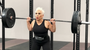 Thumbnail voor 'Super Granny' Ina (75) verbreekt (bijna) alle records op WK powerliften: 'Kom van die bank af'