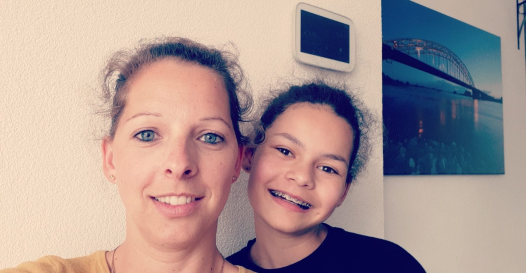 Nicolet is pleegmoeder van haar nichtje Djenley