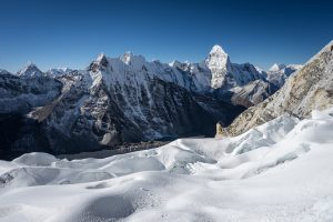 Thumbnail voor 'Gletsjers Himalaya smelten twee keer zo snel, overstromingen dreigen'