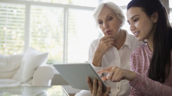 Lezerskwestie: ‘Mijn buurvrouw staat vaak onverwachts voor mijn deur’