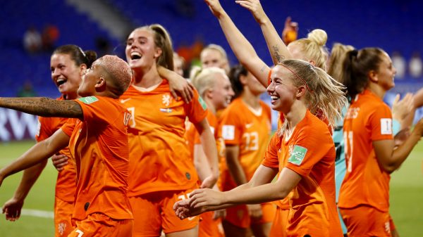 oranje vrouwen leeuwinnen rondvaart