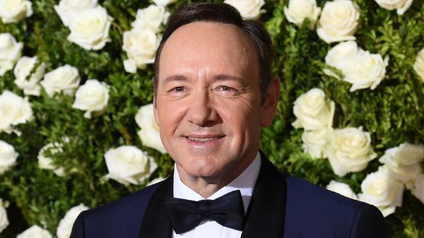 Aanklager laat zaak tegen kevin spacey onverwacht vallen