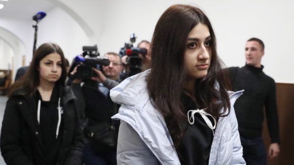 Russische zusjes in de rechtbank