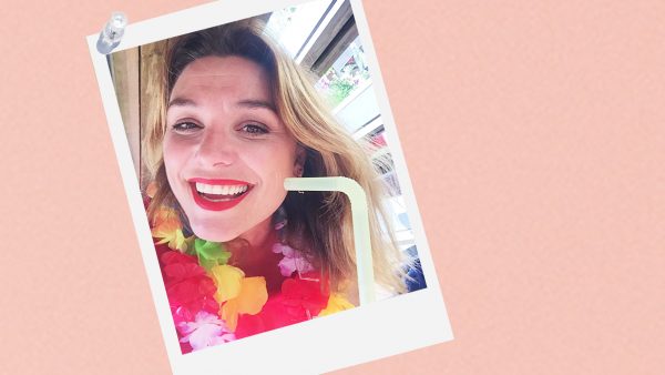 Evi Hanssen is zéker niet vies van een glas wijn op vakantie