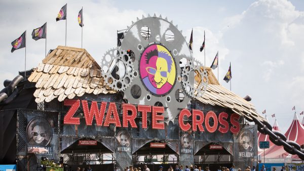 dode Zwarte Cross