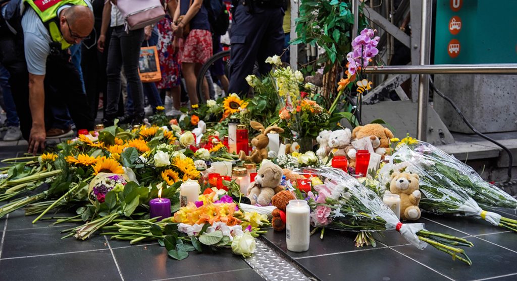 Man die moeder en zoon voor trein duwde, was op de vlucht voor Zwitserse politie