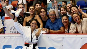 Thumbnail voor Van thuisblijfmoeder naar wereldkampioen karate: Sandra (50) flikte het