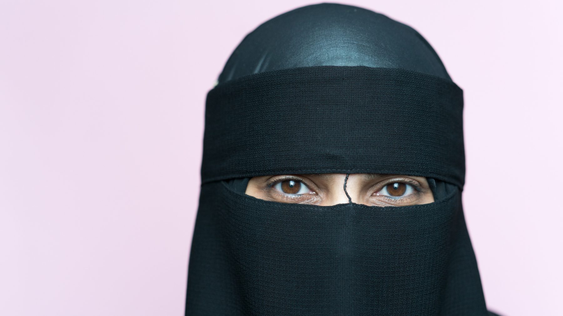 Nikab-draagster over boerkaverbod: 'De vooroordelen doen pijn' - LINDA.nl