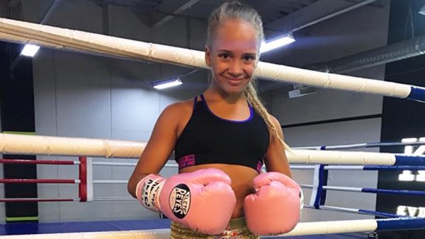 geblinddoekte bokser bokstalent kira