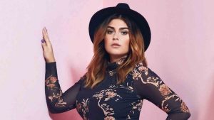 Thumbnail voor Roxeanne Hazes open over borstvoedingsproblemen: 'Het werd een obsessie'