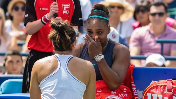 Serena-Williams-getroost-door-tegenspeelster-blessure