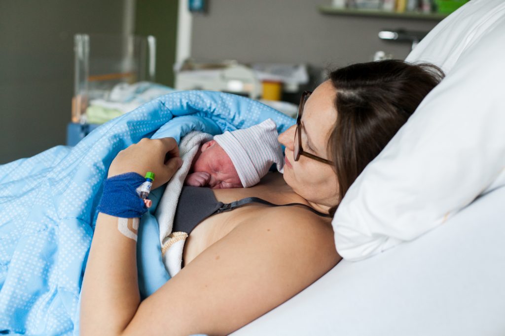 Mason en Michelle na de bevalling zonder weeën