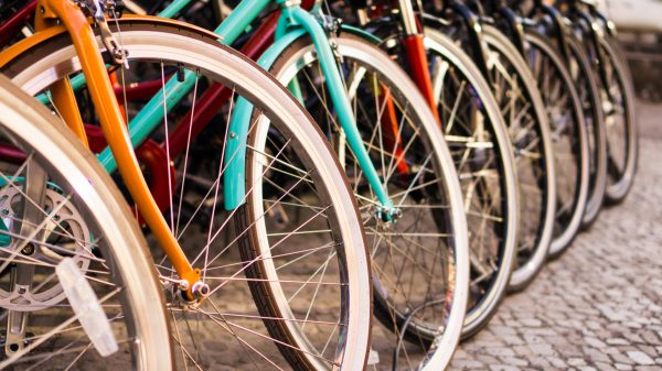 grootste fietsenstalling utrecht geopend