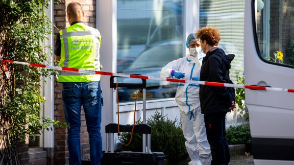 meisje breda neergestoken tiener vijftien breda