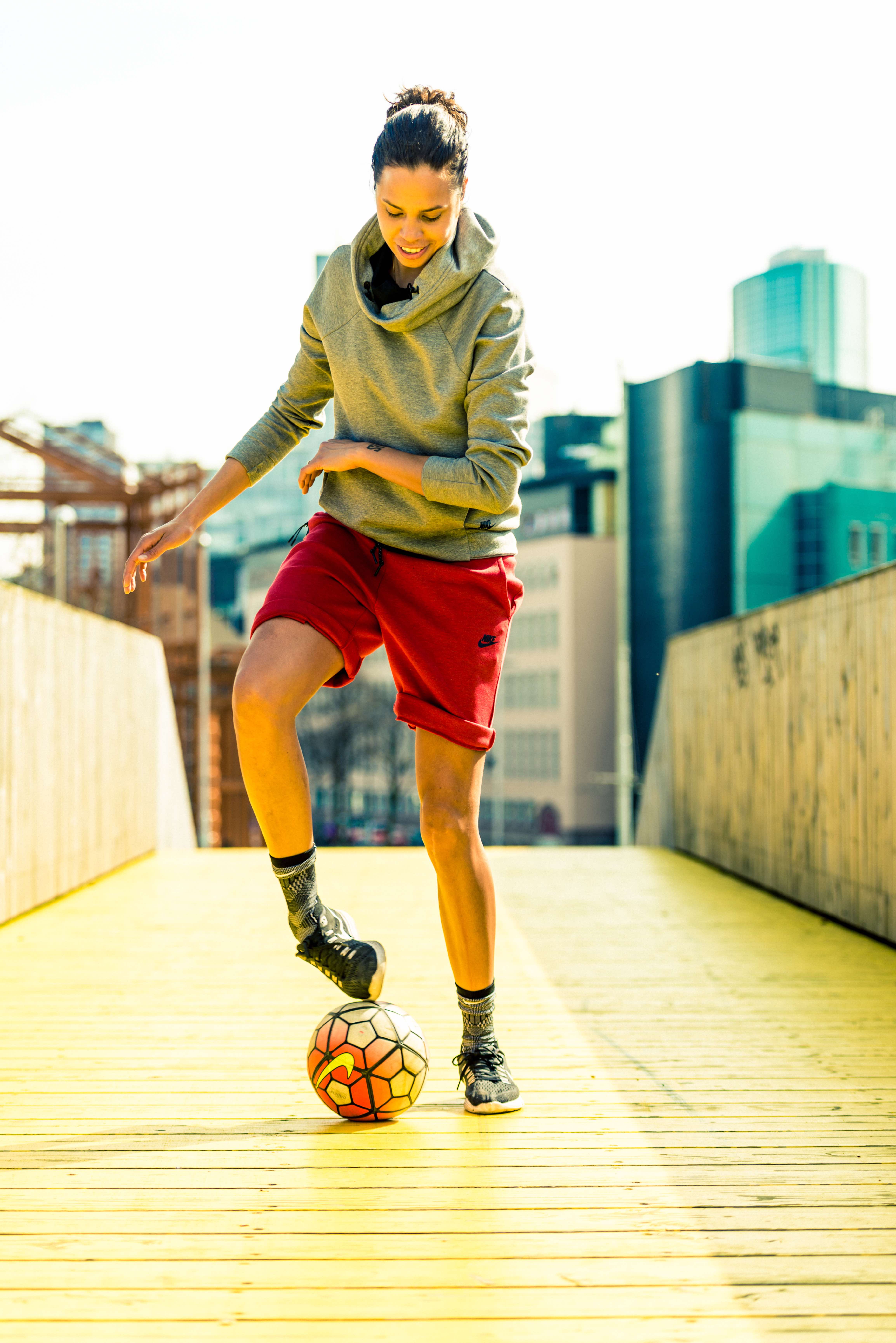 Rocky is de eerste vrouwelijke straatvoetballer in FIFA