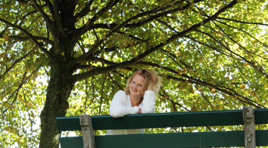 Ouderenverzorger Miryam koos voor haar gezin en werd zzp'er