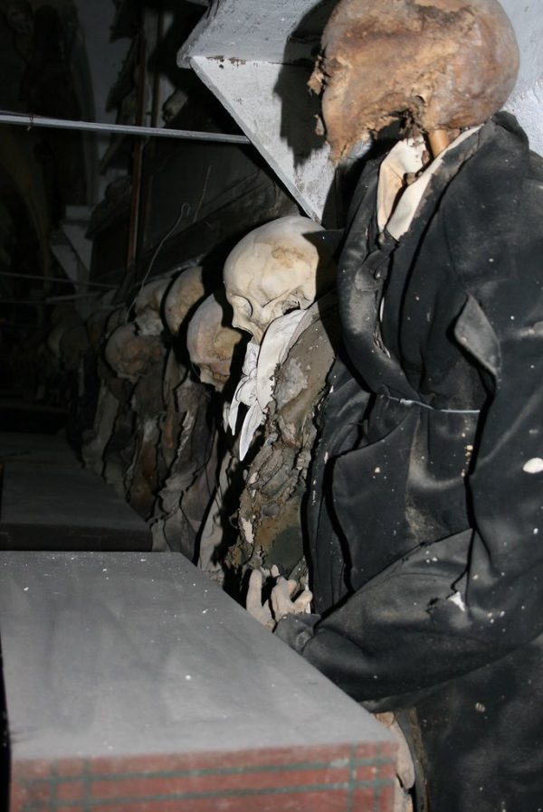 Catacomben enge plekken foter