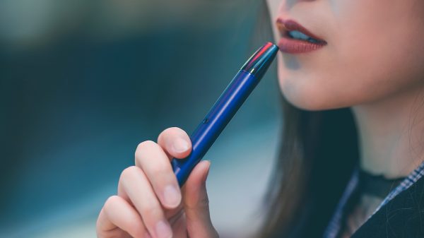 Gebruiker e-sigaret klachten Nederland