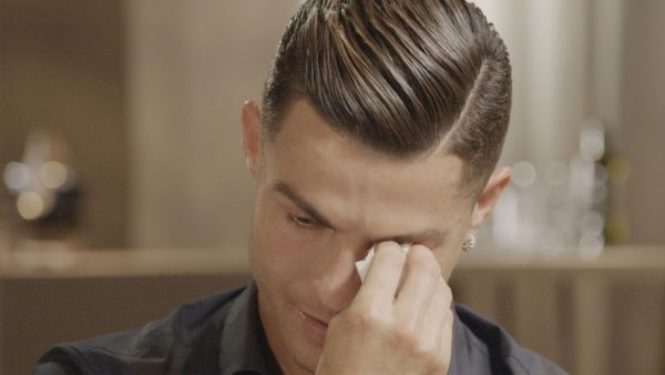 Cristiano ronaldo in tranen bij tv-interview met Britse televisie