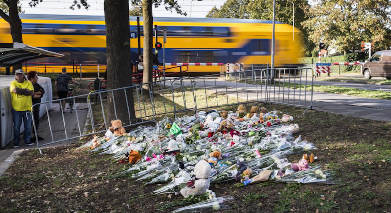 stint ongeluk jaar geleden bloemen