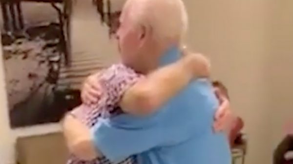 Twee Joodse neven zien elkaar voor het eerst na 75 jaar