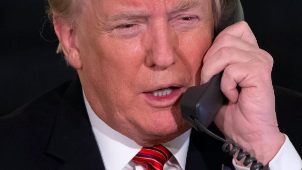 'Trump zette Australische premier onder druk in onderzoek Rusland-zaak'