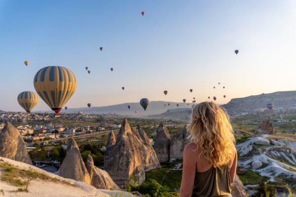 Wegtrekkers: Annika (31) trekt couchsurfend door Centraal-Azië