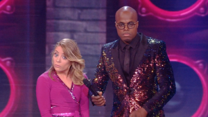 Amy Vol van OG3NE scoort tienen in 'Dance Dance Dance'