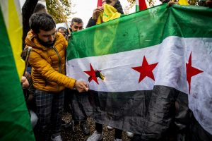 Thumbnail voor Koerden demonstreren tegen Turkse aanval Syrië in Den Haag