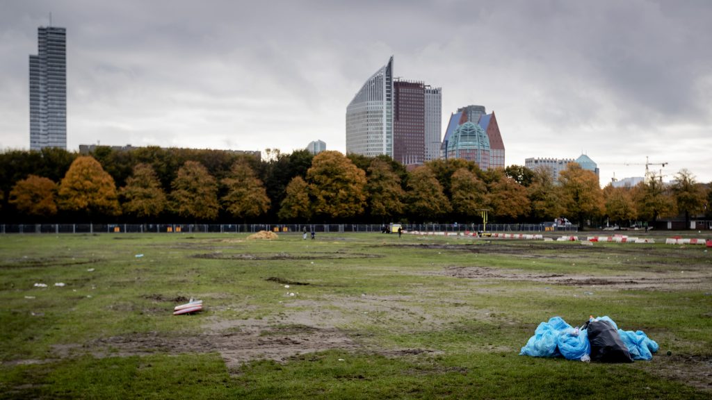 Boeren willen beschadigd gras op Malieveld zelf opnieuw inzaaien LINDA.nl