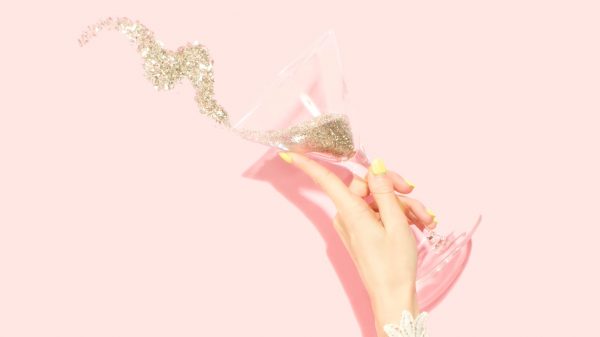 Vrouw maakt grootse entree in bubbel