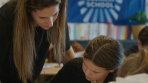 Thumbnail voor Deze school stopte met huiswerk om kansenongelijkheid tegen te gaan