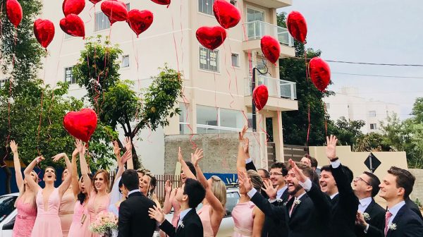 Opnieuw-deelnemers-trouwstoet-bekeurd-wegens-overlast