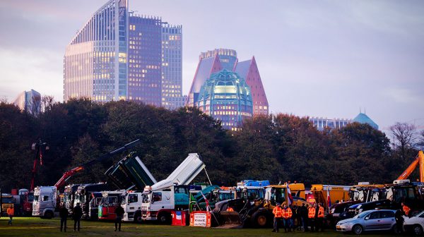 Politie-waarschuwt-voor-vol-Malieveld-wegens-bouwprotest