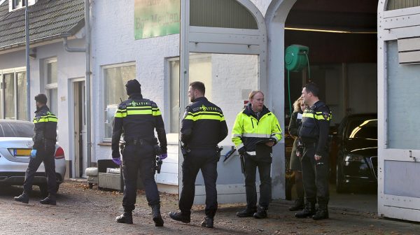 Verdachten groepsverkrachting Den Bosch mogelijk neven van elkaar en langer vast