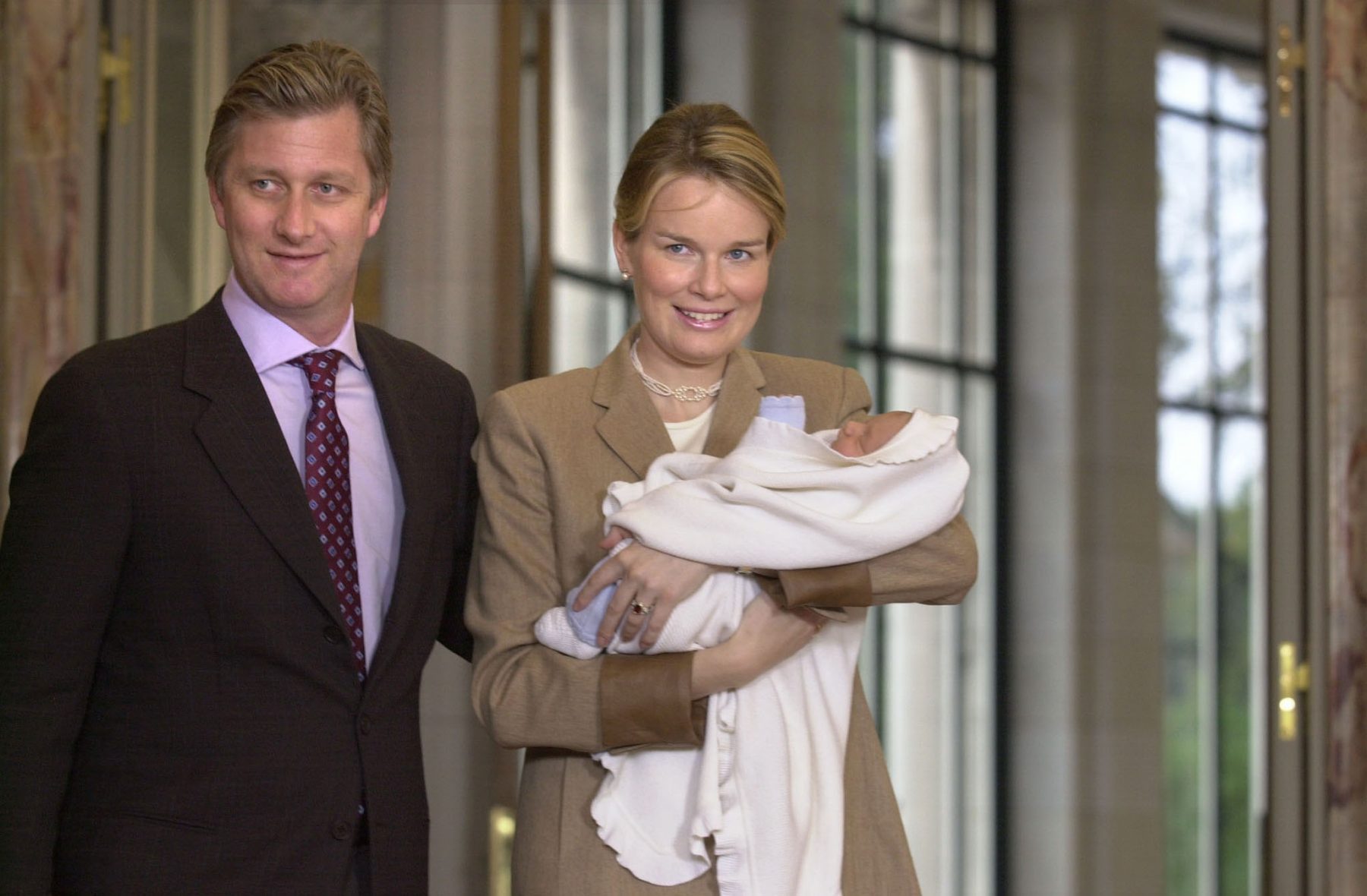 Filip en Mathilde vieren porseleinen huwelijk (met hun twee honden) LINDA.nl Filip en Mathilde vieren porseleinen huwelijk (met hun twee honden) LINDA.nl