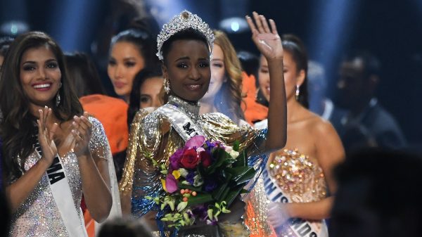 Zuid-Afrikaanse Zozibini Tunzi wint titel Miss Universe 2019.