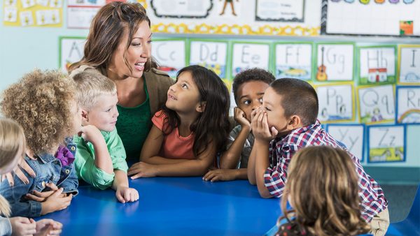 EÉN OP DE VIJF LERAREN STOPT MET KRINGGESPREK DOOR ARMOEDE IN DE KLAS