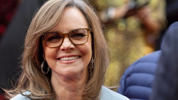 Actrice Sally Field opgepakt tijdens klimaatprotest