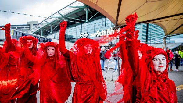 Schipholplaza protestival klimaat greenpeace