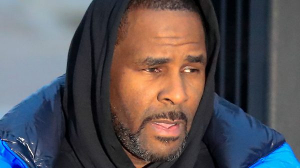 Zanger-R ontkent fraude identiteitsbewijs zangeres Aaliyah